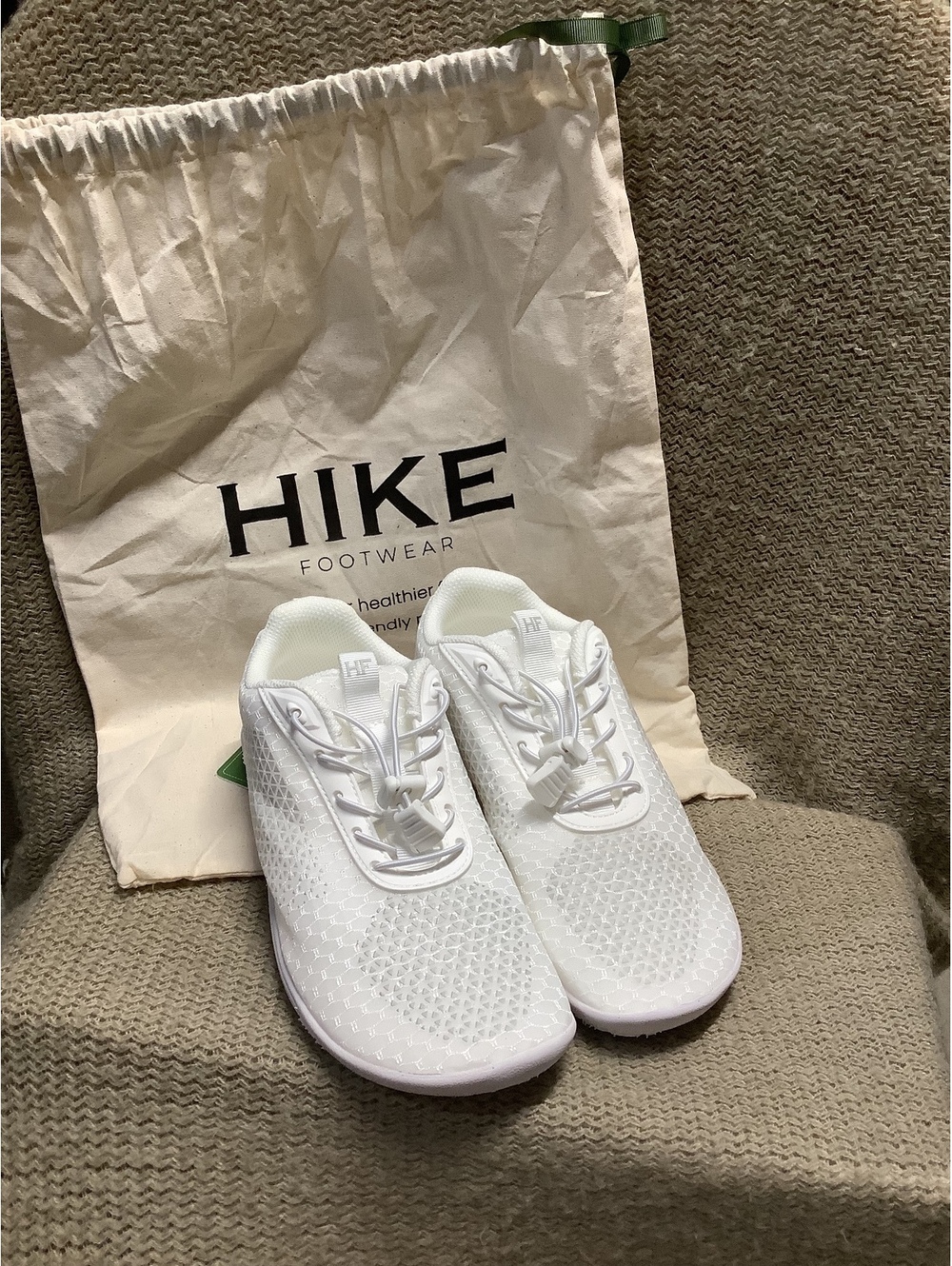 NEW HIKE Flow Footwear White Athletic Sneakers Size 7 US Women